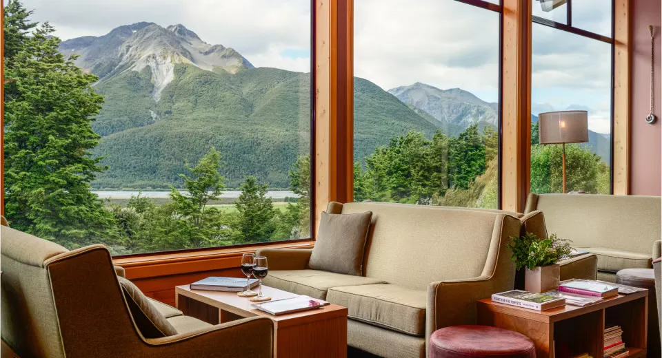 Arthur's Pass Wilderness Lodge surrounded by mountains